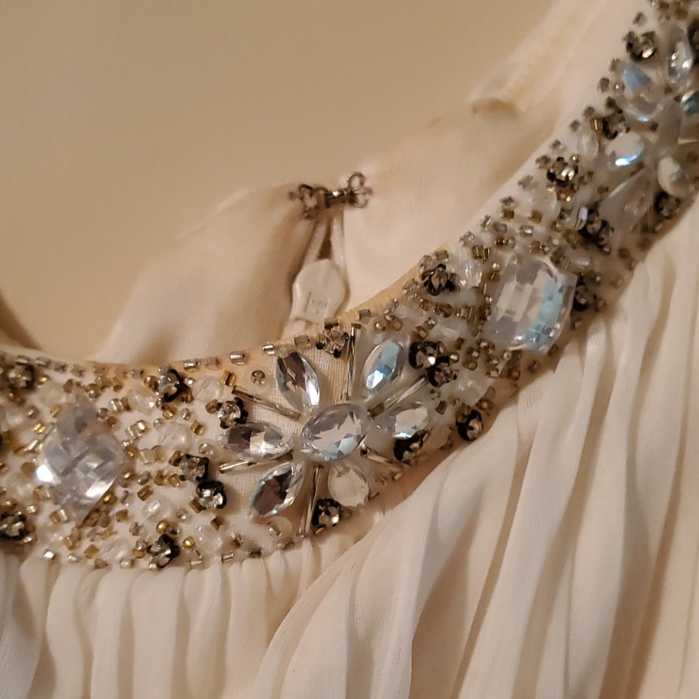 Dress - Picture 2 of 6